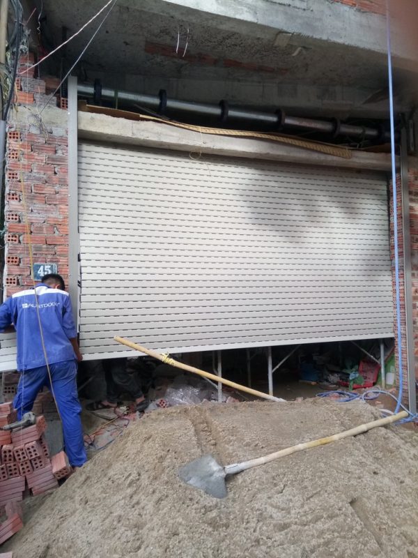 Có nên lắp đặt cửa cuốn Austdoor?